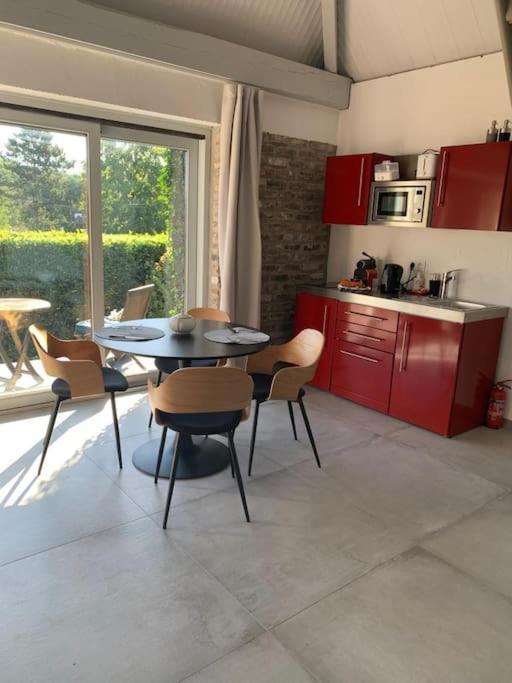 Lovely 1-Bedroom Appartement Le Joyau With Indoor Pool And Sauna Lasne ภายนอก รูปภาพ